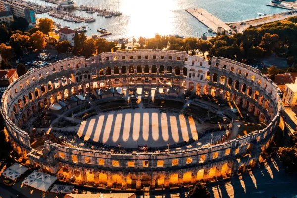 antic-amphitheatre-in-Pula-e1619075403230